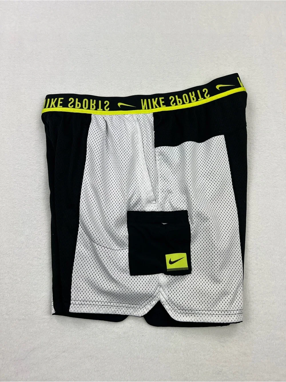 Nike Sportswear Sport Clash Reversible Training Shorts Men Sz L White/Black/Volt